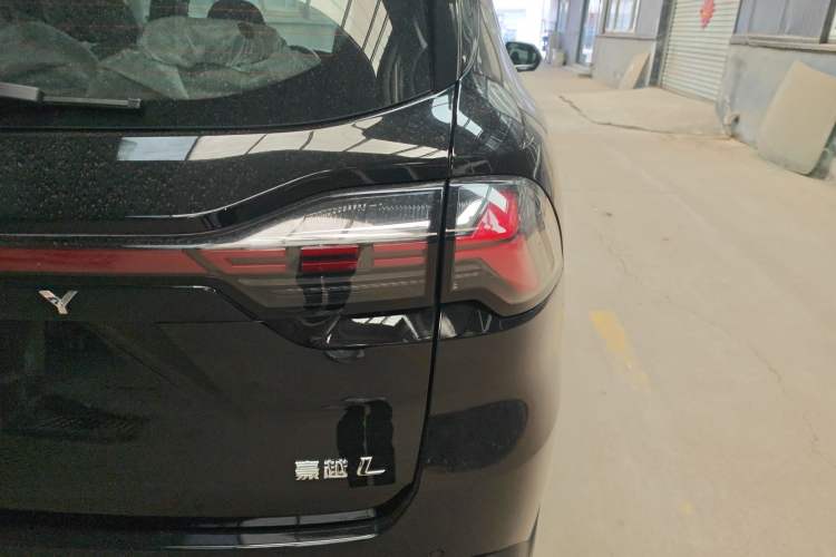 Used Geely Auto Haoyue L 2024 2.0T DCT Prestige Version Exterior 3