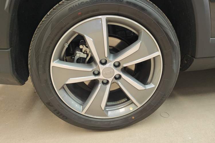 Used Geely Auto Haoyue L 2024 2.0T DCT Prestige Version Exterior 5
