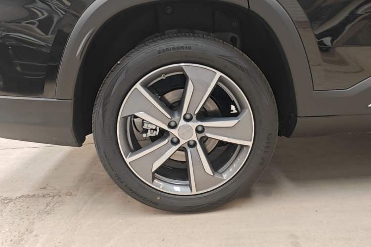 Used Geely Auto Haoyue L 2024 2.0T DCT Flagship Version Exterior 5