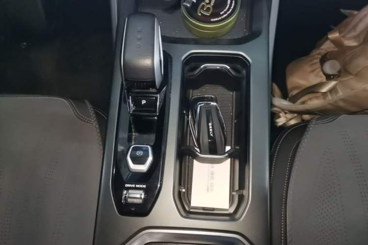 Used Geely Auto Haoyue L 2024 2.0T DCT Prestige Version Gear Lever