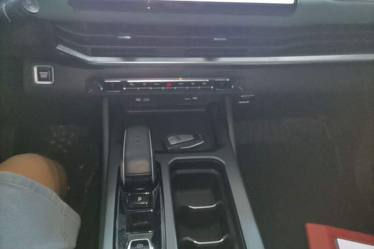 Used Geely Auto Haoyue L 2024 2.0T DCT Prestige Version Gear Lever
