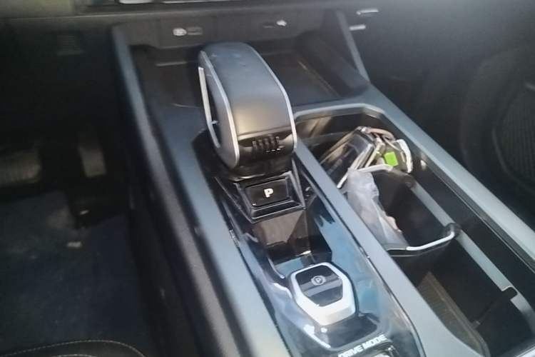 Used Geely Auto Haoyue L 2024 2.0T DCT Prestige Version Gear Lever