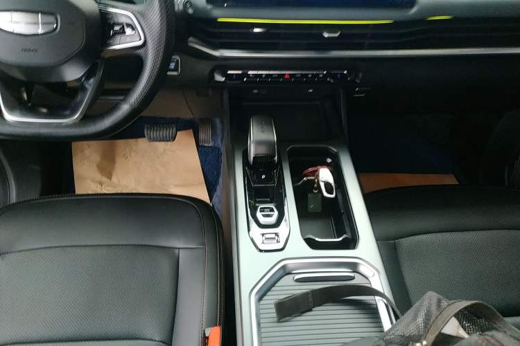 Used Geely Auto Haoyue L 2024 2.0T DCT Prestige Version Gear Lever