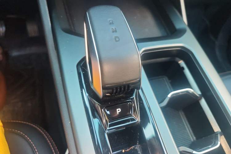 Used Geely Auto Haoyue L 2024 2.0T DCT Prestige Version Gear Lever