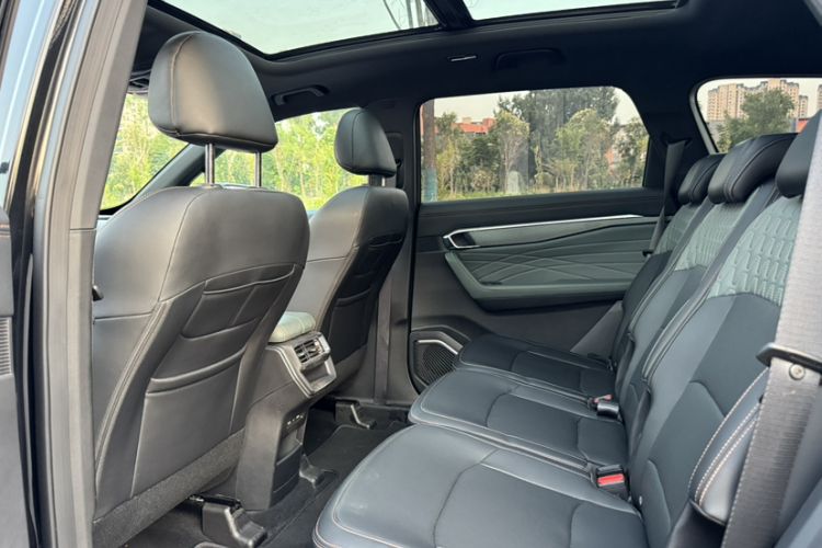 Used Geely Auto Haoyue L 2024 2.0T DCT Prestige Version Interior 1