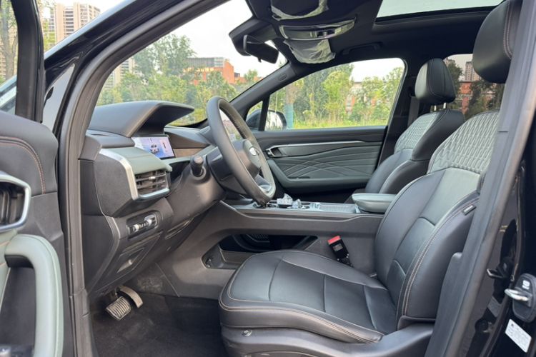 Used Geely Auto Haoyue L 2024 2.0T DCT Prestige Version Interior 3