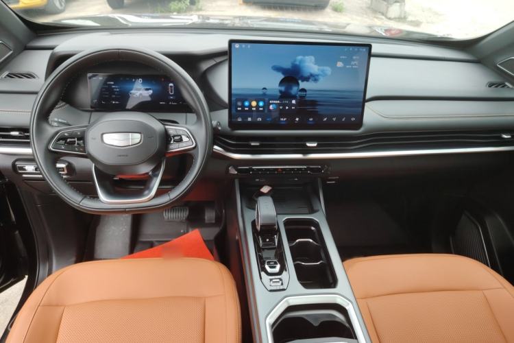 Used Geely Auto Haoyue L 2024 2.0T DCT Flagship Version Interior 3
