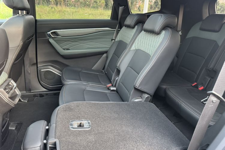 Used Geely Auto Haoyue L 2024 2.0T DCT Prestige Version Interior 5