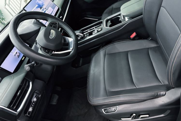 Used Geely Auto Haoyue L 2024 2.0T DCT Flagship Version Interior 6