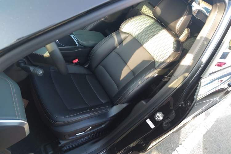 Used Geely Auto Haoyue L 2024 2.0T DCT Prestige Version Left Front Seat