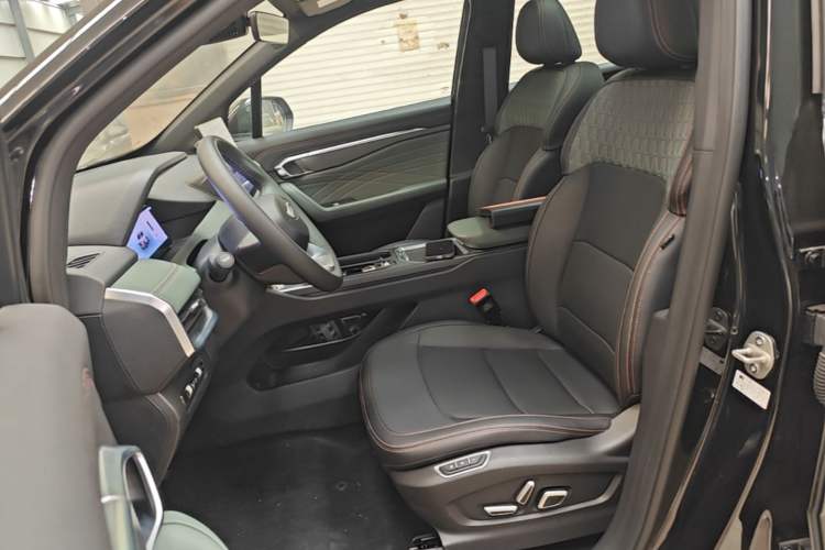 Used Geely Auto Haoyue L 2024 2.0T DCT Flagship Version Left Front Seat
