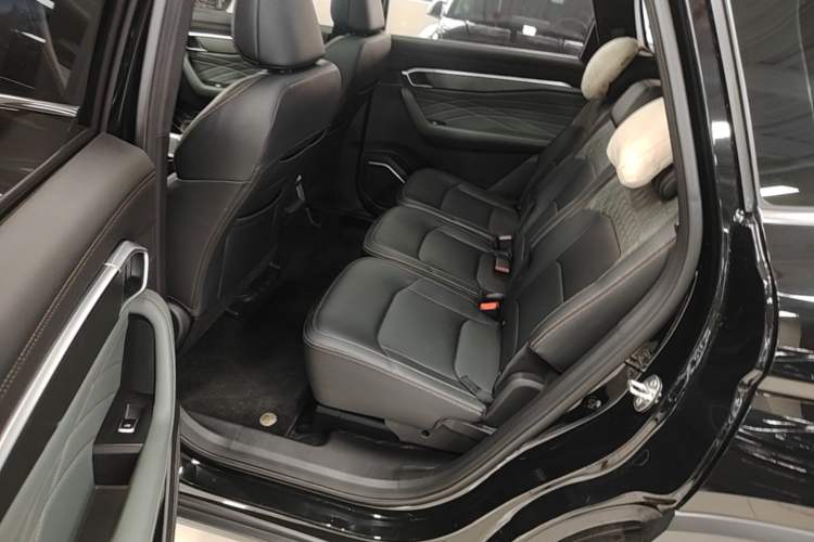 Used Geely Auto Haoyue L 2024 2.0T DCT Flagship Version Left Rear Seat