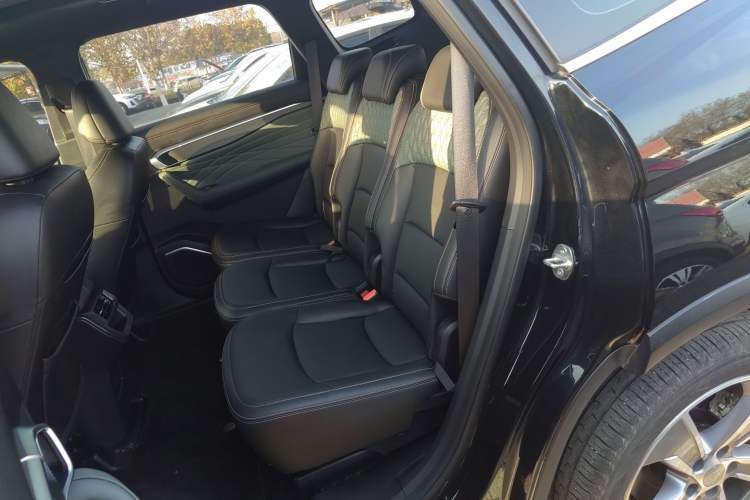 Used Geely Auto Haoyue L 2024 2.0T DCT Prestige Version Left Rear Seat
