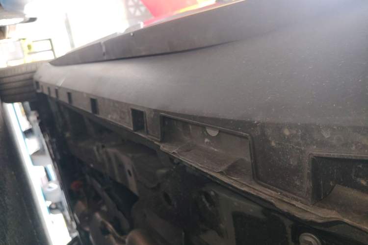 Used Geely Auto Haoyue L 2024 2.0T DCT Prestige Version Left Side Sill