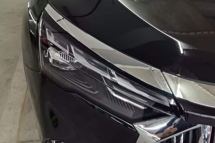 Used Geely Auto Haoyue L 2024 2.0T DCT Prestige Version Right Front Headlight