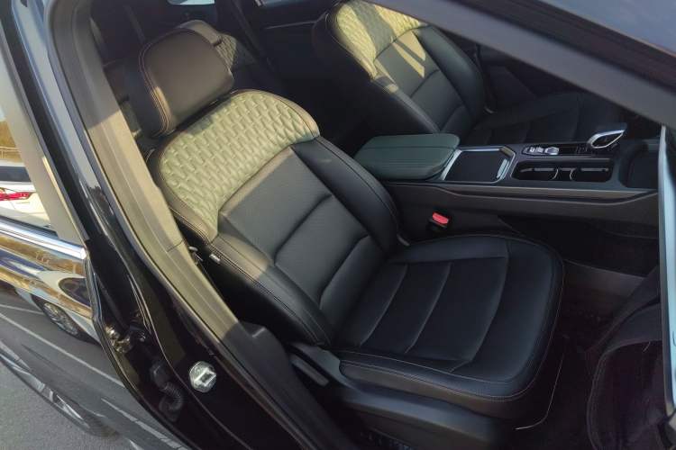 Used Geely Auto Haoyue L 2024 2.0T DCT Prestige Version Right Front Seat