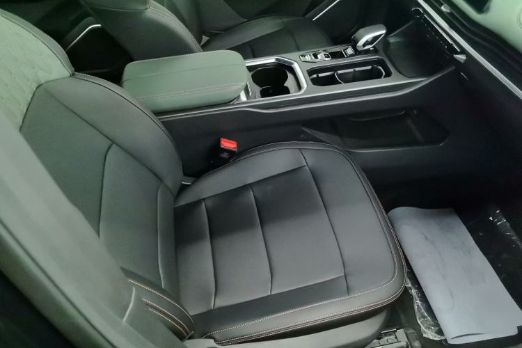 Used Geely Auto Haoyue L 2024 2.0T DCT Prestige Version Right Front Seat