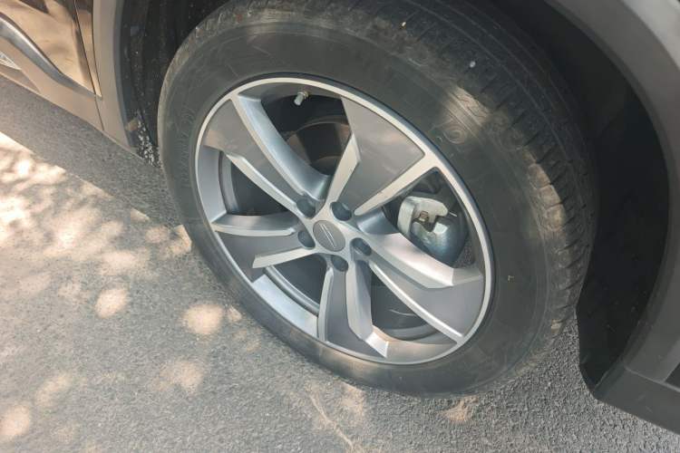 Used Geely Auto Haoyue L 2024 2.0T DCT Prestige Version Right Front Wheel Hub