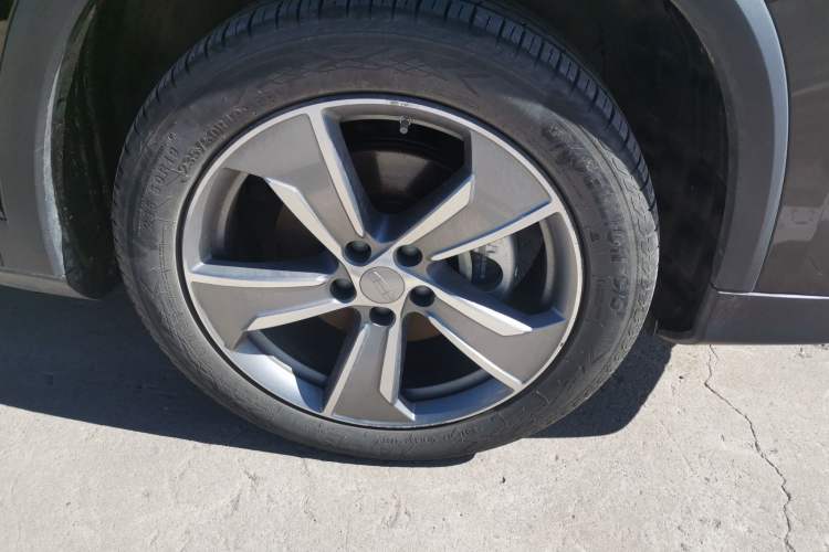 Used Geely Auto Haoyue L 2024 2.0T DCT Prestige Version Right Front Wheel Hub