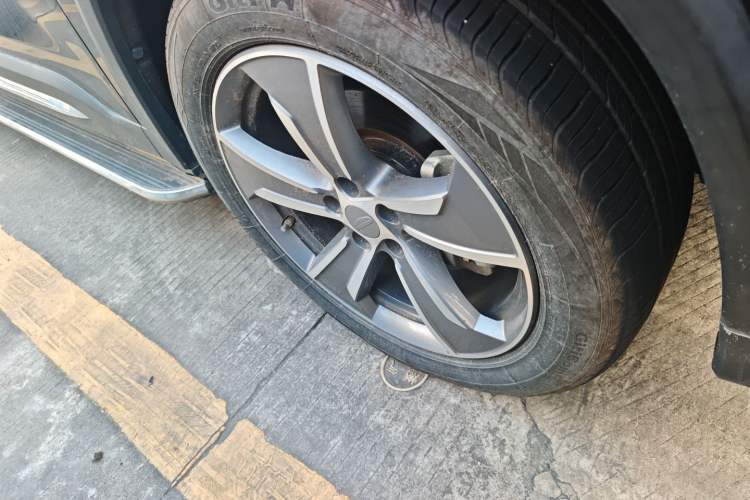 Used Geely Auto Haoyue L 2024 2.0T DCT Prestige Version Right Front Wheel Hub