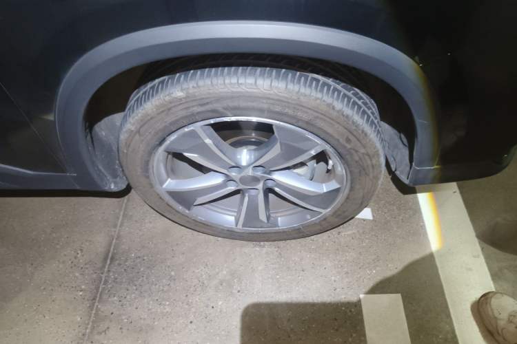 Used Geely Auto Haoyue L 2024 2.0T DCT Flagship Version Right Front Wheel Hub