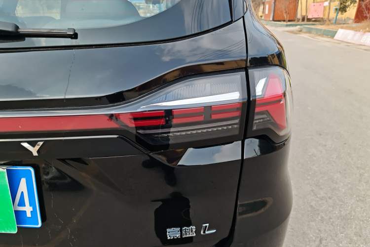 Used Geely Auto Haoyue L 2024 2.0T DCT Flagship Version Right Rear Taillight