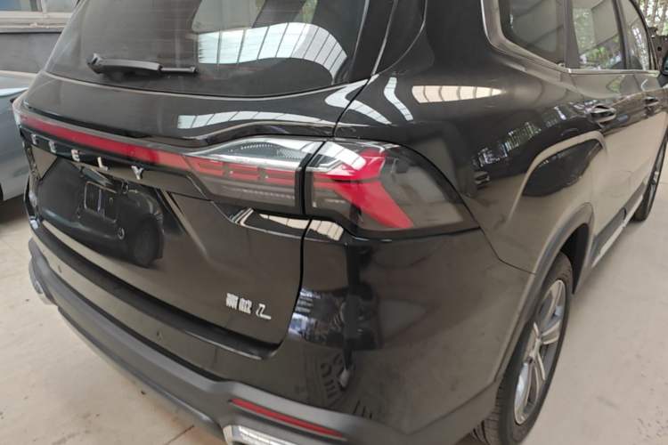 Used Geely Auto Haoyue L 2024 2.0T DCT Flagship Version Right Rear Taillight