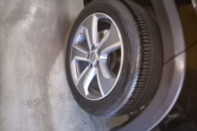 Used Geely Auto Haoyue L 2024 2.0T DCT Prestige Version Right Rear Wheel Hub