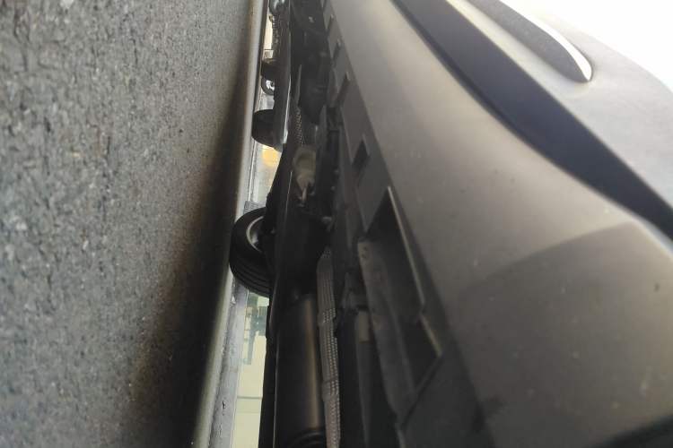 Used Geely Auto Haoyue L 2024 2.0T DCT Prestige Version Right Side Sill