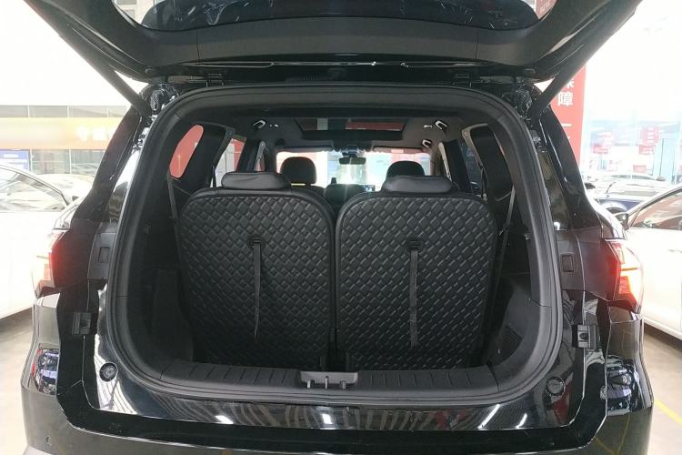 Used Geely Auto Haoyue L 2024 2.0T DCT Prestige Version Trunk