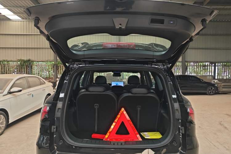 Used Geely Auto Haoyue L 2024 2.0T DCT Flagship Version Trunk