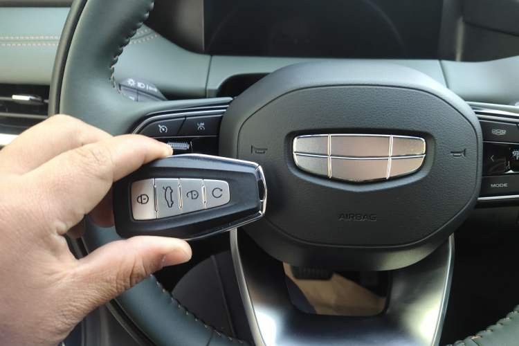 Used Geely Auto Haoyue L 2024 2.0T DCT Prestige Version Vehicle Key