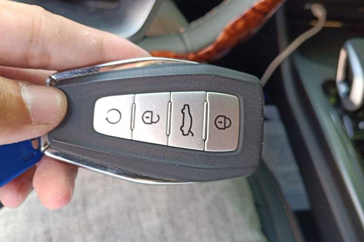 Used Geely Auto Haoyue L 2024 2.0T DCT Luxury Version Vehicle Key