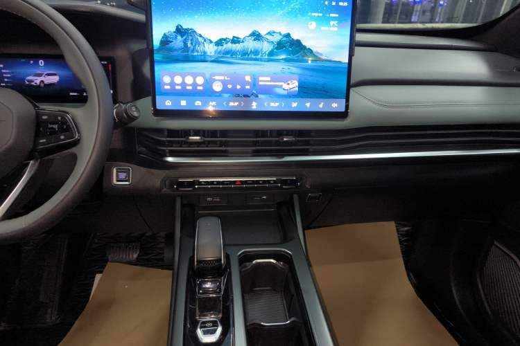 Used Geely Auto Haoyue L 2024 2.0T DCT Prestige Version Audio And AC Panel