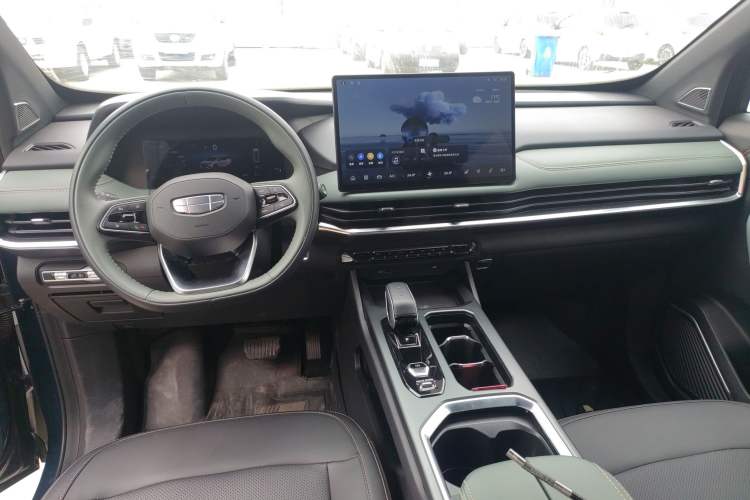 Used Geely Auto Haoyue L 2024 2.0T DCT Prestige Version Center Console