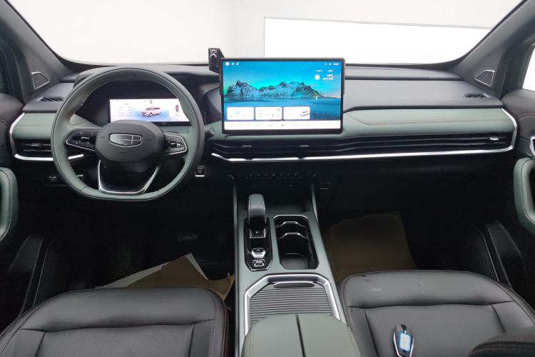 Used Geely Auto Haoyue L 2024 2.0T DCT Prestige Version Center Console