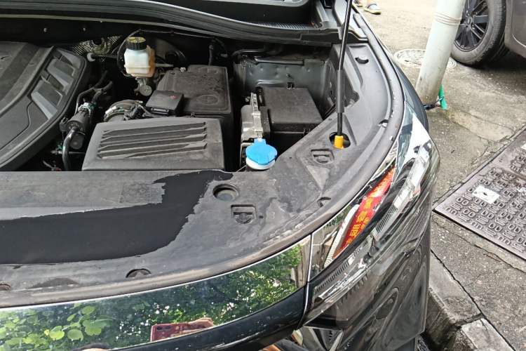 Used Geely Auto Haoyue L 2024 2.0T DCT Flagship Version Engine Bay Left