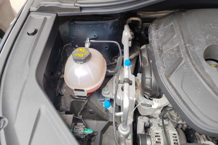 Used Geely Auto Haoyue L 2024 2.0T DCT Prestige Version Engine Bay Right