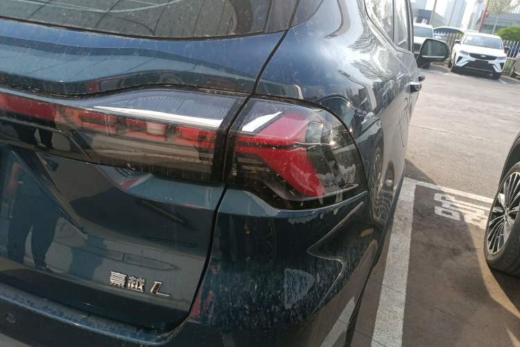 Used Geely Auto Haoyue L 2024 2.0T DCT Prestige Version Exterior 3