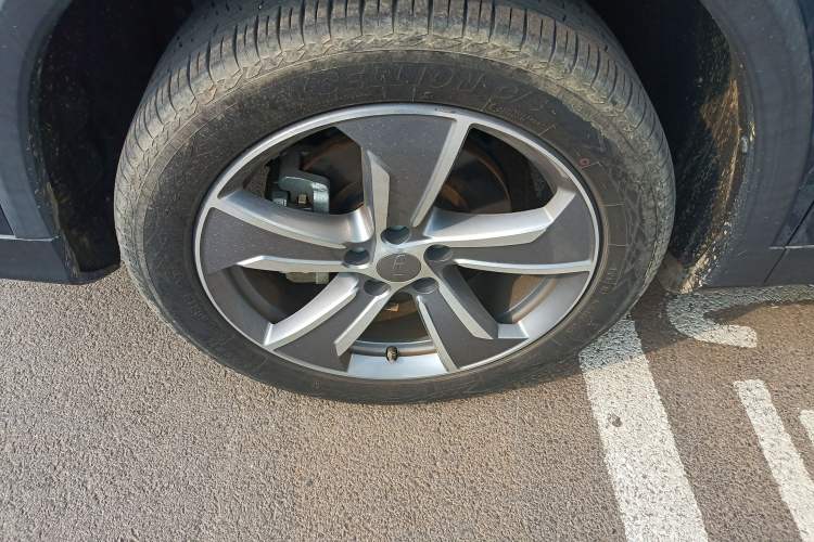 Used Geely Auto Haoyue L 2024 2.0T DCT Prestige Version Exterior 4