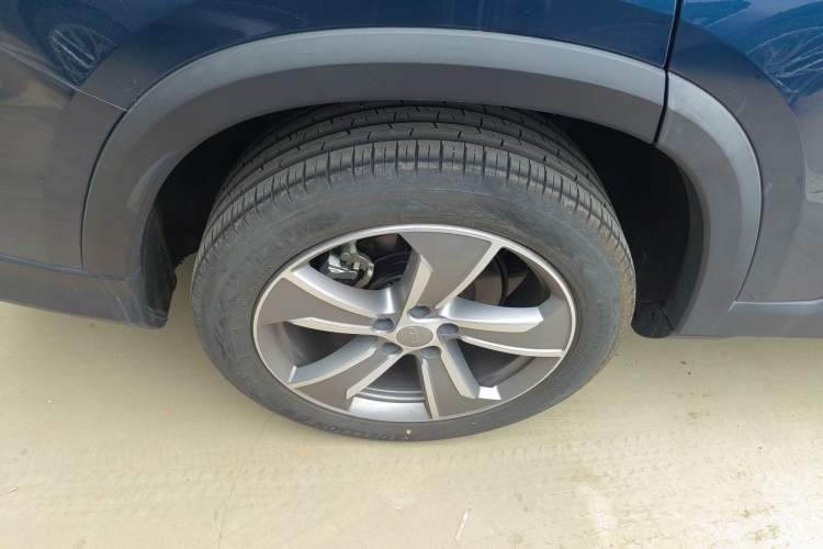 Used Geely Auto Haoyue L 2024 2.0T DCT Prestige Version Exterior 5