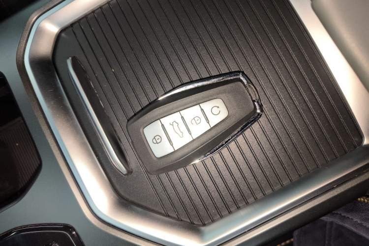 Used Geely Auto Haoyue L 2024 2.0T DCT Prestige Version Interior 1