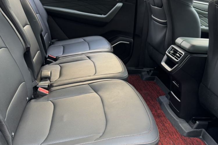 Used Geely Auto Haoyue L 2024 2.0T DCT Prestige Version Interior 10