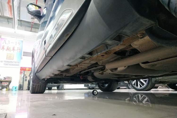 Used Geely Auto Haoyue L 2024 2.0T DCT Prestige Version Left Side Sill