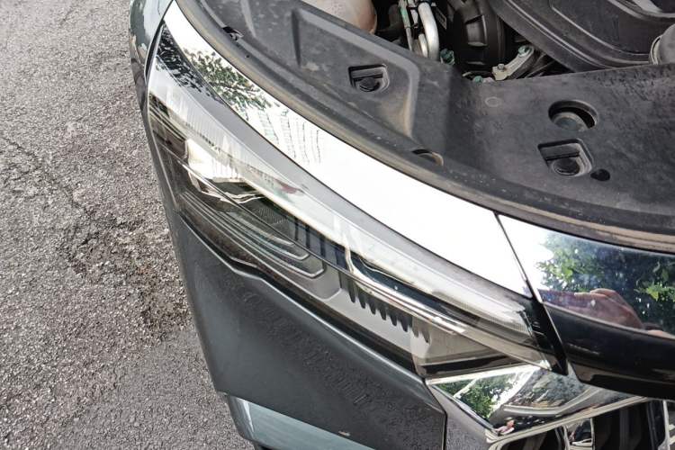 Used Geely Auto Haoyue L 2024 2.0T DCT Flagship Version Right Front Headlight