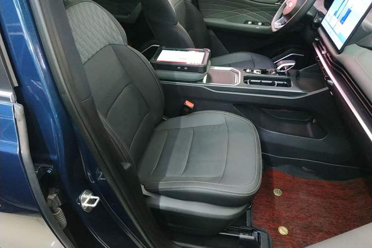 Used Geely Auto Haoyue L 2024 2.0T DCT Prestige Version Right Front Seat