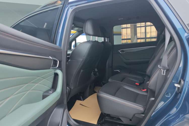 Used Geely Auto Haoyue L 2024 2.0T DCT Prestige Version Right Rear Seat