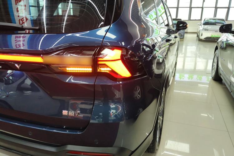 Used Geely Auto Haoyue L 2024 2.0T DCT Flagship Version Right Rear Taillight