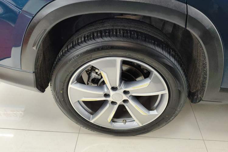 Used Geely Auto Haoyue L 2024 2.0T DCT Flagship Version Right Rear Wheel Hub