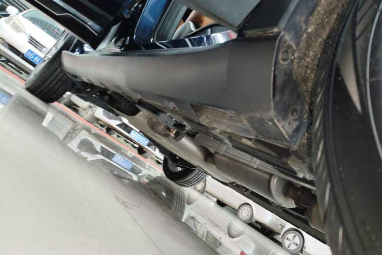 Used Geely Auto Haoyue L 2024 2.0T DCT Flagship Version Right Side Sill